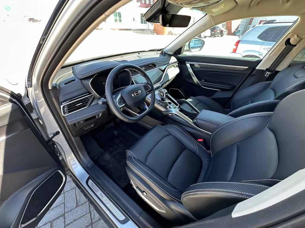 Geely Atlas Pro в аренду